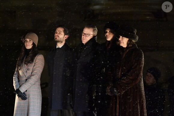 Le roi Carl XVI Gustaf de Suède, la reine Silvia, la princesse Victoria et le prince Daniel ainsi que le prince Carl Philip et la princesse Sofia étaient réunis le 16 décembre 2018 à Slottsbacken devant le palais royal à Stockholm pour l'inauguration du nouvel emplacement de la statue équestre de Karl XIV Johan, roi de Suède et de Norvège au XIXe siècle.