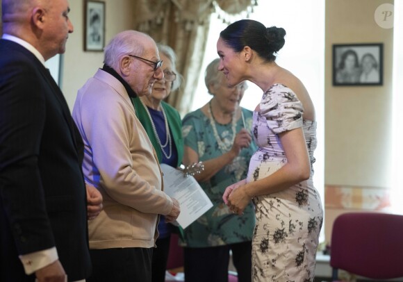 Meghan Markle, duchesse de Sussex, visite le foyer Royal Variety de "Brinsworth House", à Twickenham, Royaume Uni, le 18 décembre 2018.
