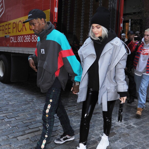 Kylie Jenner et son compagnon Travis Scott à New York le 28 novembre 2018.