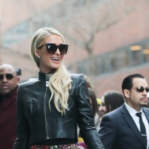 Paris Hilton arrive au bâtiment AOL à New York, le 19 décembre 2018.
