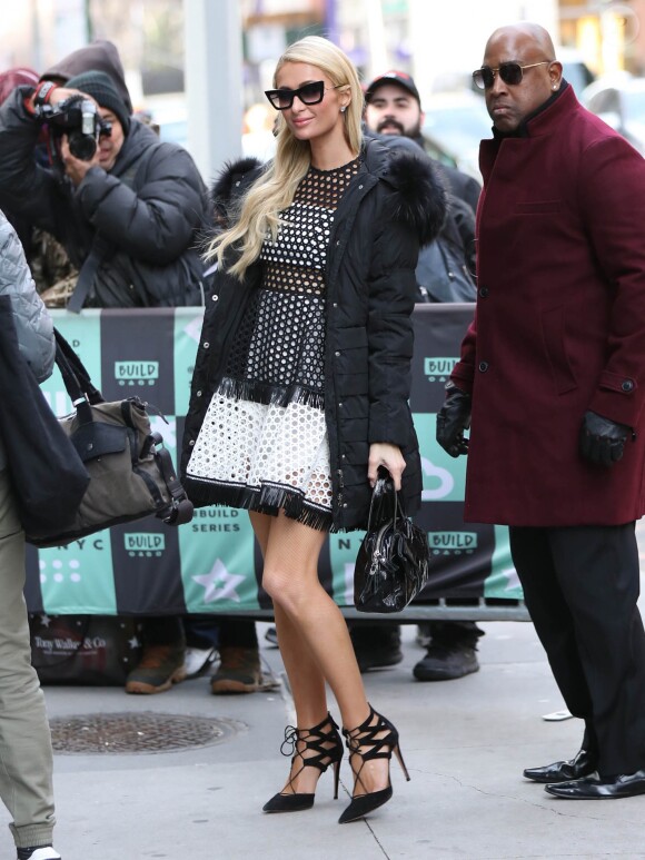 Paris Hilton est de passage chez Build Series à New York le 19 décembre 2018.