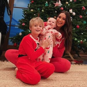 April Love Geary, sa fille Mia Love et le fils de Robin Thicke, Julian. Décembre 2018.