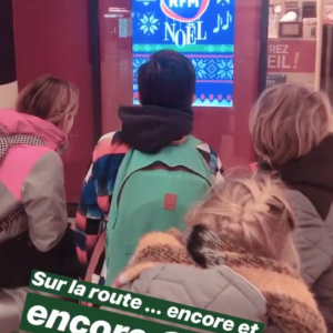 Elodie Gossuin et ses deux paires de jumeaux Jules et Rose (11 ans) et Léonard et Joséphine (5 ans) partent à vacances à La Plagne, en Savoie le jour de Noël, le 25 décembre 2018.