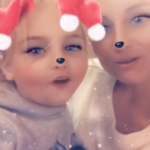 Elodie Gossuin et ses deux paires de jumeaux Jules et Rose (11 ans) et Léonard et Joséphine (5 ans) partent à vacances à La Plagne, en Savoie le jour de Noël, le 25 décembre 2018.