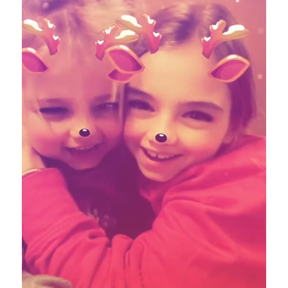 Elodie Gossuin et ses deux paires de jumeaux Jules et Rose (11 ans) et Léonard et Joséphine (5 ans) partent à vacances à La Plagne, en Savoie le jour de Noël, le 25 décembre 2018.