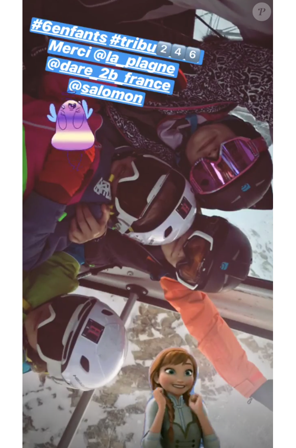 Elodie Gossuin et ses deux paires de jumeaux Jules et Rose (11 ans) et Léonard et Joséphine (5 ans) partent à vacances à La Plagne, en Savoie le jour de Noël, le 25 décembre 2018.