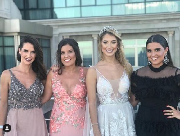 Sofi Herrera, la femme de Diego Godin, avec ses amies le jour de son mariage, le 26 décembre 2018.