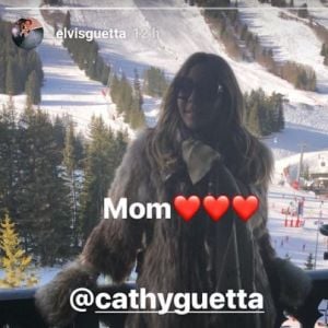 Cathy Guetta à la montagne avec son fils Elvis. Photo publiée sur Instagram le 27 décembre 2018.