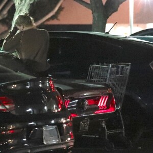 Exclusif - Amber Heard et Vito Schnabel font des courses à Los Angeles le 21 décembre 2018.