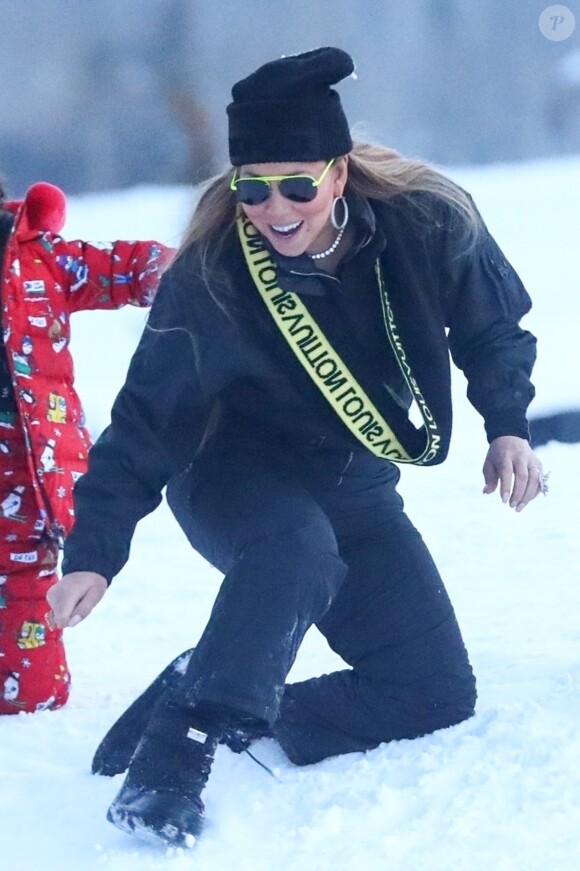 Exclusif - Mariah Carey et son compagnon Bryan Tanaka jouent dans la neige de la station de Aspen avec les enfants de Mariah, Moroccan et Monroe le 27 décembre 2018.