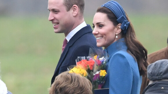 Kate Middleton élégante en bleu pour une nouvelle messe avec la reine