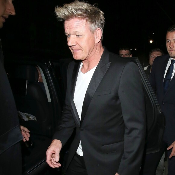 Gordon Ramsay arrive à la soirée "Victoria Beckham X Vogue" au Mark's Club lors de la London Fashion Week, le 16 septembre 2018.