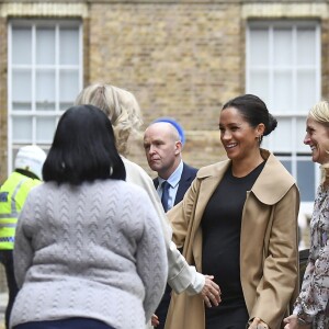 Meghan Markle, duchesse de Sussex, enceinte, visite les locaux de l'association caritative "Smartt Works" à Londres, le 10 janvier 2019.