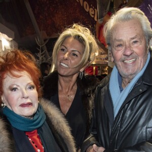 Exclusif - Régine, Caroline Margeridon et Alain Delon - Régine, de son vrai nom Régina Zylberberg fête son 89ème anniversaire au restaurant "La chope des Tuileries" à Paris le 26 décembre 2018. © Pierre Perusseau/Bestimage