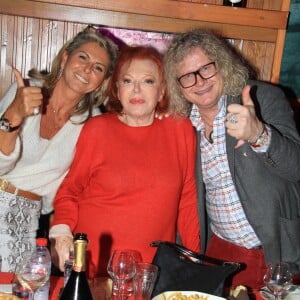 Exclusif - Caroline Margeridon, Régine, Pierre-Jean Chalençon - Dîner de soirée sur le marché de Noël des Tuileries à Paris le 6 décembre 2018.