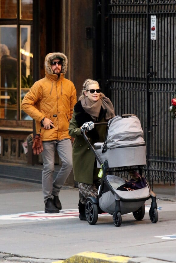 Danny Fujikawa, Kate Hudson et leur bébé Rani à New York, le 9 janvier 2019.