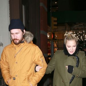 Kate Hudson et son compagnon Danny Fujikawa dans la rue à New York le 10 janvier 2019.