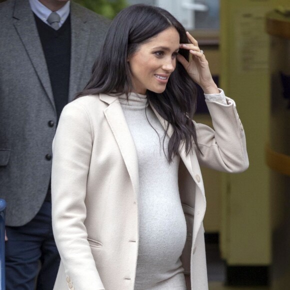 Meghan Markle, duchesse de Sussex, enceinte, en visite au centre Mayhew, un centre d'accueil caritatif pour animaux à Londres le 16 janvier 2019.