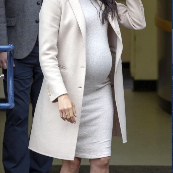 Meghan Markle, duchesse de Sussex, enceinte, en visite au centre Mayhew, un centre d'accueil caritatif pour animaux à Londres le 16 janvier 2019.