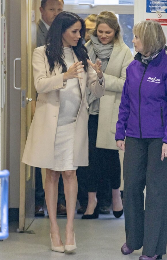 Meghan Markle, duchesse de Sussex, enceinte, en visite au centre Mayhew, un centre d'accueil caritatif pour animaux à Londres le 16 janvier 2019.