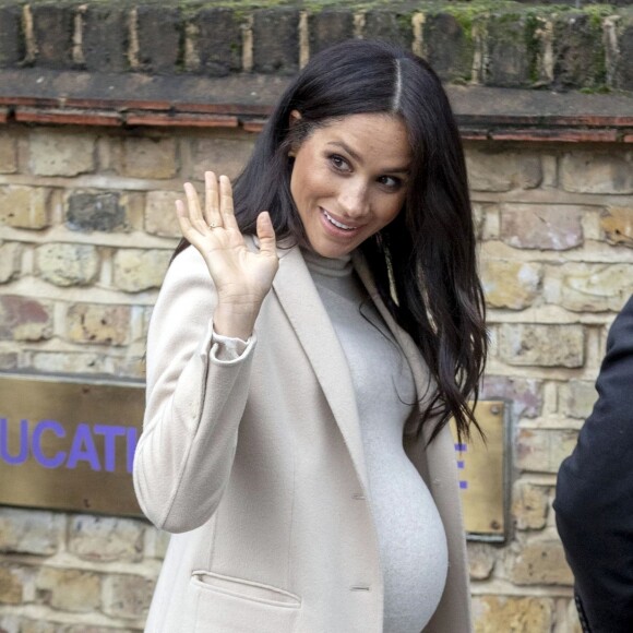 Meghan Markle, duchesse de Sussex, enceinte, en visite au centre Mayhew, un centre d'accueil caritatif pour animaux à Londres le 16 janvier 2019.