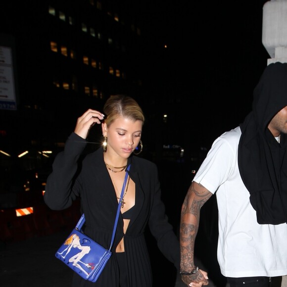 Sofia Richie et son frère Miles Richie s'amusent devant les caméras à la sortie de l'Hôtel New Moxy pendant la Fashion Week de New York, le 10 septembre 2017.