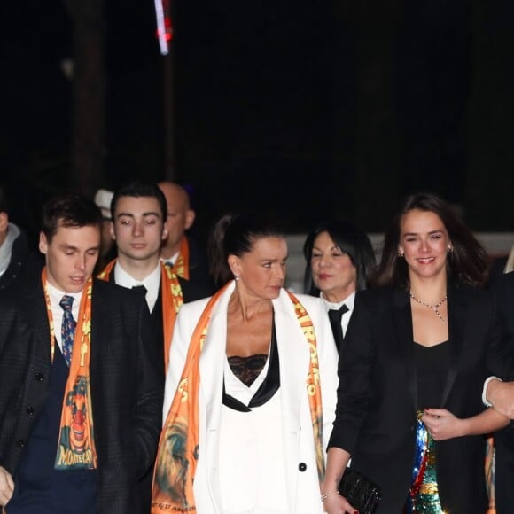 La princesse Stéphanie de Monaco entourée de Louis Ducruet et sa fiancée Marie, Pauline Ducruet et le prince Albert II de Monaco au 43ème festival international du cirque de Monte-Carlo sous le chapiteau de Fontvieille à Monaco le 22 janvier 2019. © Olivier Huitel/ Pool Monaco/Bestimage