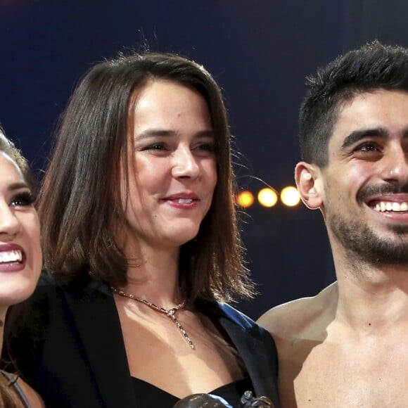 Pauline Ducruet remet le clown de bronze à Charlotte et Nicolas lors du 43ème festival international du cirque de Monte-Carlo sous le chapiteau de Fontvieille à Monaco le 22 janvier 2019. © Jean-François Ottonello/Nice-Matin/Bestimage