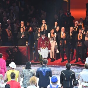 Pauline Ducruet, la princesse Stéphanie de Monaco, le prince Albert II de Monaco, et Louis Ducruet avec sa fiancée Marie Chevalier lors du 43e festival international du cirque de Monte-Carlo sous le chapiteau de Fontvieille à Monaco, le 22 janvier 2019. © Bruno Bébert/Pool Monaco/Bestimage