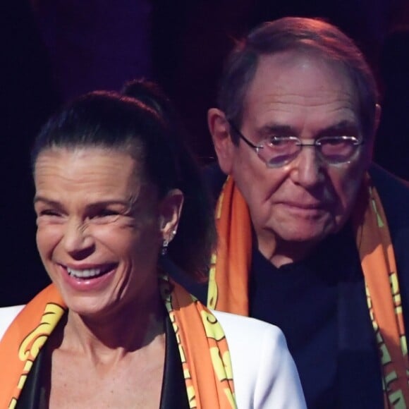 La princesse Stéphanie de Monaco, Robert Hossein et le prince Albert II de Monaco, qui fait quelques photos, au 43ème festival international du cirque de Monte-Carlo sous le chapiteau de Fontvieille à Monaco, le 22 janvier 2019. © Bruno Bébert/Pool Monaco/Bestimage