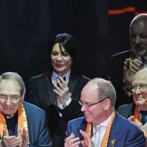 Pauline Ducruet, Robert Hossein, sa femme Candice Patou, la princesse Stéphanie de Monaco, le prince Albert II de Monaco, et Louis Ducruet avec sa fiancée Marie Chevalier - La famille princière de Monaco est venue assister à une représentation du 43ème festival international du cirque de Monte-Carlo sous le chapiteau de Fontvieille à Monaco, le 22 janvier 2019. © Bruno Bébert/Pool Monaco/Bestimage