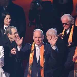 Pauline Ducruet, Robert Hossein, sa femme Candice Patou, la princesse Stéphanie de Monaco, le prince Albert II de Monaco, et Louis Ducruet avec sa fiancée Marie Chevalier au 43e festival international du cirque de Monte-Carlo sous le chapiteau de Fontvieille à Monaco, le 22 janvier 2019. © Bruno Bébert/Pool Monaco/Bestimage