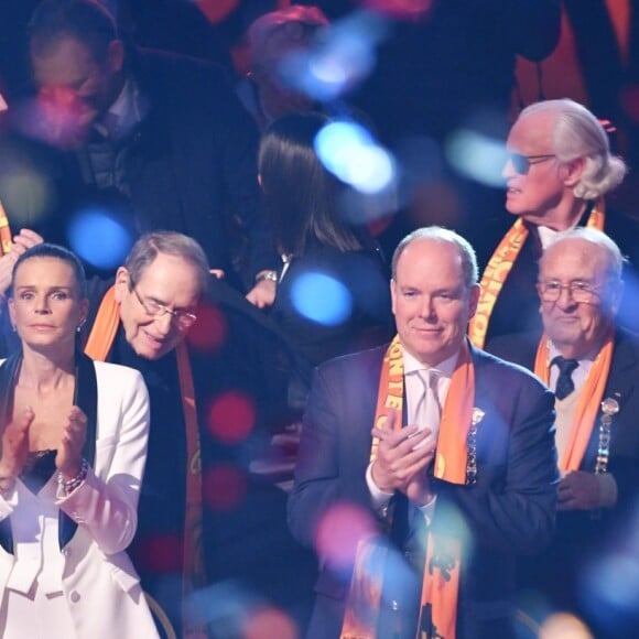 Pauline Ducruet, Robert Hossein, sa femme Candice Patou, la princesse Stéphanie de Monaco, le prince Albert II de Monaco, et Louis Ducruet avec sa fiancée Marie Chevalier - La famille princière de Monaco est venue assister à une représentation du 43ème festival international du cirque de Monte-Carlo sous le chapiteau de Fontvieille à Monaco, le 22 janvier 2019. © Bruno Bébert/Pool Monaco/Bestimage