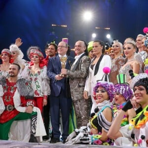 Le prince Albert II de Monaco et la princesse Stéphanie de Monaco remettent le clown d'or pour l'ensemble des présentations du Royal Circus à Gia Eradze - La famille princière de Monaco est venue assister à une représentation lors du 43ème festival international du cirque de Monte-Carlo sous le chapiteau de Fontvieille à Monaco le 22 janvier 2019. © Olivier Huitel/ Pool Monaco/Bestimage