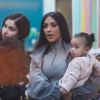 Exclusif - Kim Kardashian et son mari Kanye West ont emmené leurs enfants Saint, North et Chicago chez Color Me Mine Ceramic faire de la peinture sur poterie à Calabasas, Los Angeles, le 19 janvier 2019