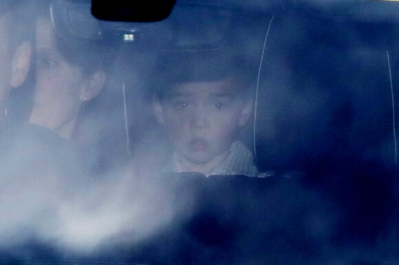 Le prince George - La famille royale d'Angleterre à son arrivée au palais de Buckingham pour la fête de Noël à Londres. Le 19 décembre 2018.
