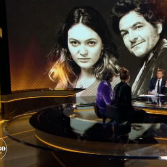Matthieu Chedid (M) et sa fille Billie sont invités de Laurent Delahousse dans "20h30 le dimanche", le 27 janvier 2019.