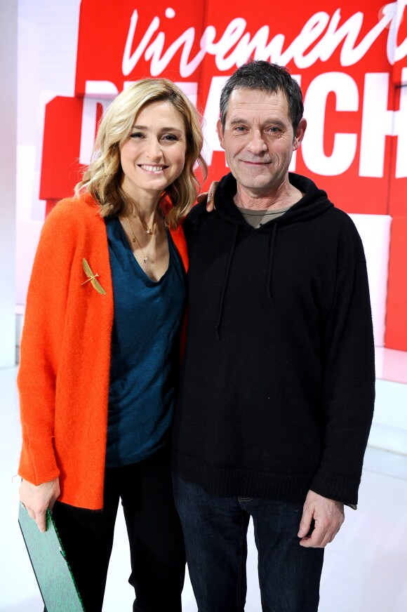 Julie Gayet et Patrick Catalifo - Enregistrement de l'émission "Vivement Dimanche" présentée par M.Drucker et diffusée le 3 février 2019 sur France 2. Le 21 janvier 2019 © Guillaume Gaffiot / Bestimage