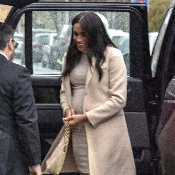 Meghan Markle, duchesse de Sussex, enceinte, visite le refuge pour animaux "The Mayhew Animal Home" dont elle est la marraine. Londres, le 16 janvier 2019.