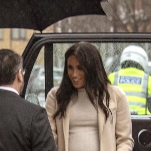 Meghan Markle, duchesse de Sussex, enceinte, visite le refuge pour animaux "The Mayhew Animal Home" dont elle est la marraine. Londres, le 16 janvier 2019.