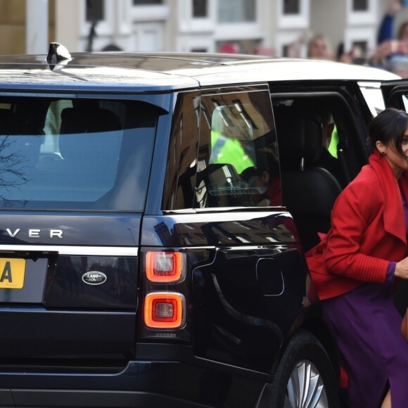 Le prince Harry, duc de Sussex, et Meghan Markle (enceinte), duchesse de Sussex, arrivent à Birkenhead. Le couple doit rencontrer de nombreux acteurs d'organisations locales. Le 14 janvier 2019