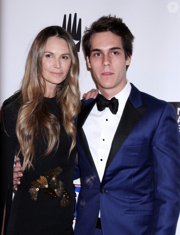 Elle MacPherson et son fils Arpad Flynn Alexander Busson à la soirée American Australian Arts Awards au Skylight Modern à New York, le 31 janvier 2019.