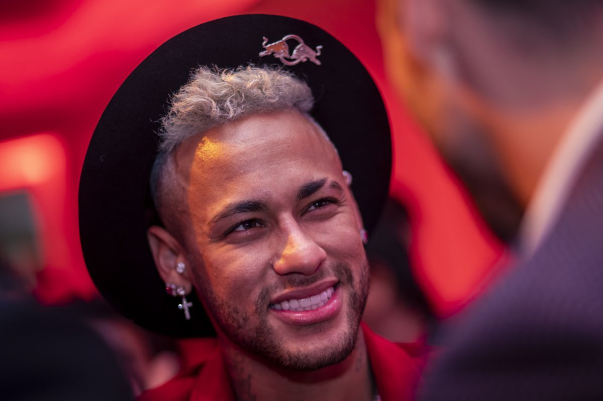 Anniversaire De Neymar A Paris Elvis Guetta Et Emma Smet Invites Et Des Larmes Purepeople