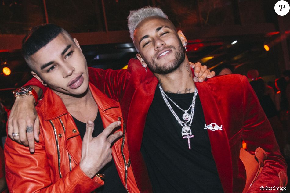 Olivier Rousteing et Neymar Jr. lors de la soirée d ...