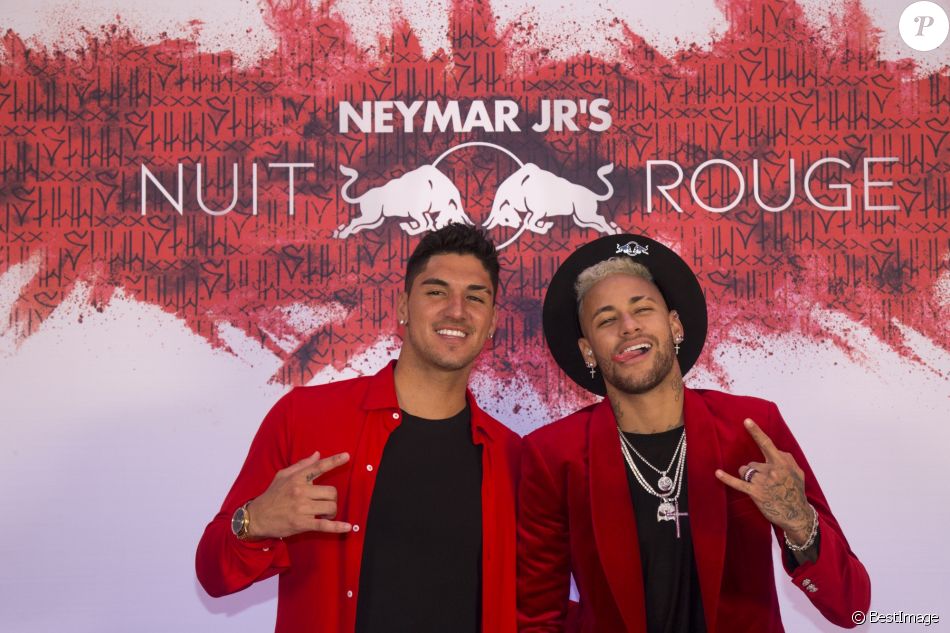 Neymar Jr Et Gabriel Medina Lors De La Soiree D Anniversaire Neymar Jr S Nuit Rouge Des 27 Ans De Neymar Jr Au Pavillon Gabriel A Paris France Le 4 Fevrier Purepeople