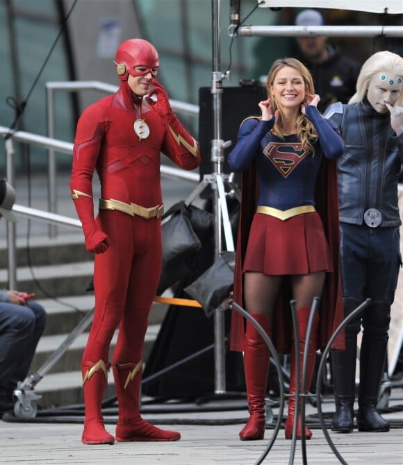 Melissa Benoist, Grant Gustin - Les Acteurs sur le tournage de Supergirl à Vancouver au Canada, le 23 octobre 2018