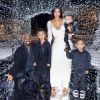 Kim Kardashian, Kanye West et leurs trois enfants North, Saint et Chicago fêtent le réveillon de Noël. Calabasas, le 24 décembre 2018.