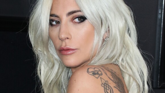 Lady Gaga dévoile un immense tatouage et une bourde sur un autre...