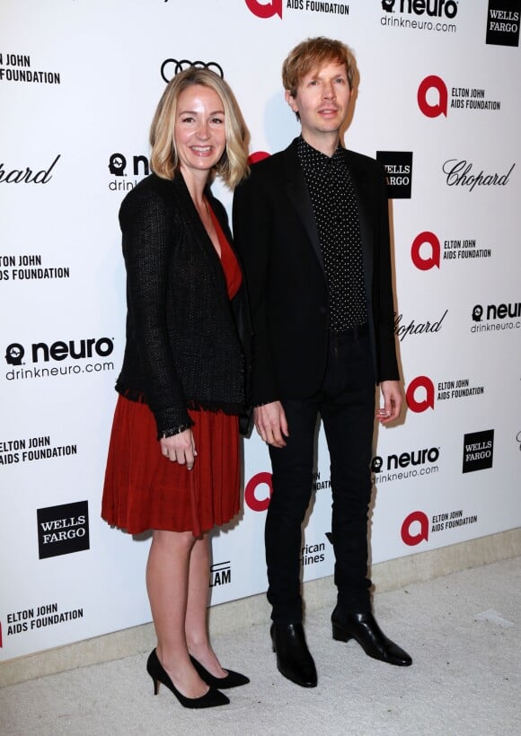 Le chanteur Beck et sa femme Marissa Ribisi - Soirée "Elton John AIDS Foundation Oscar Party" 2015 à West Hollywood, le 22 février 2015.