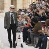 Karl Lagerfeld et son filleul Hudson Kroenig - Deuxième défilé "Chanel Croisière" (Chanel Croisière 2017/18) au Grand Palais à Paris. Le 3 mai 2017 © Olivier Borde/Bestimage